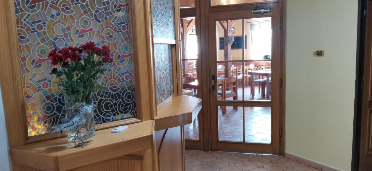 Hotel Zlaty Potok Nicov  Екстериор снимка