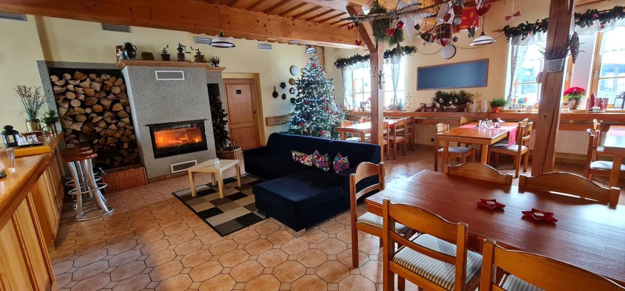 Hotel Zlaty Potok Nicov  Екстериор снимка
