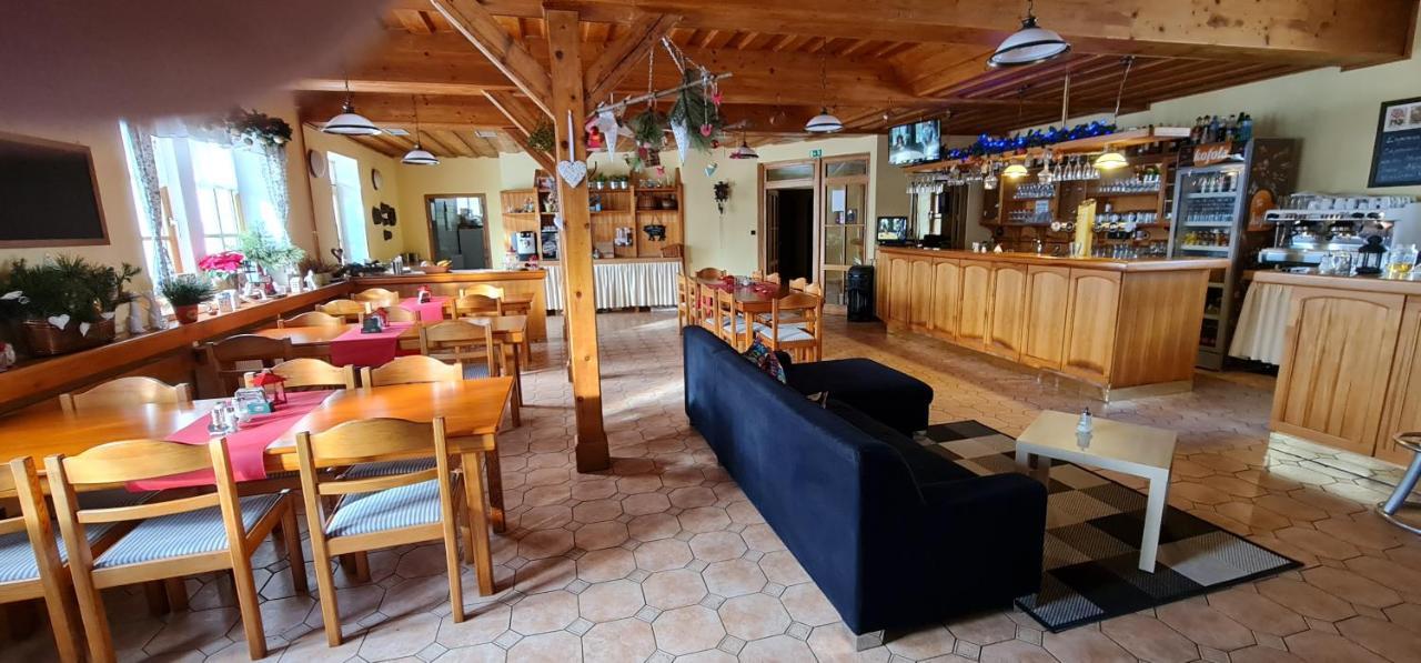 Hotel Zlaty Potok Nicov  Екстериор снимка