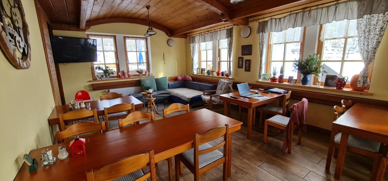 Hotel Zlaty Potok Nicov  Екстериор снимка