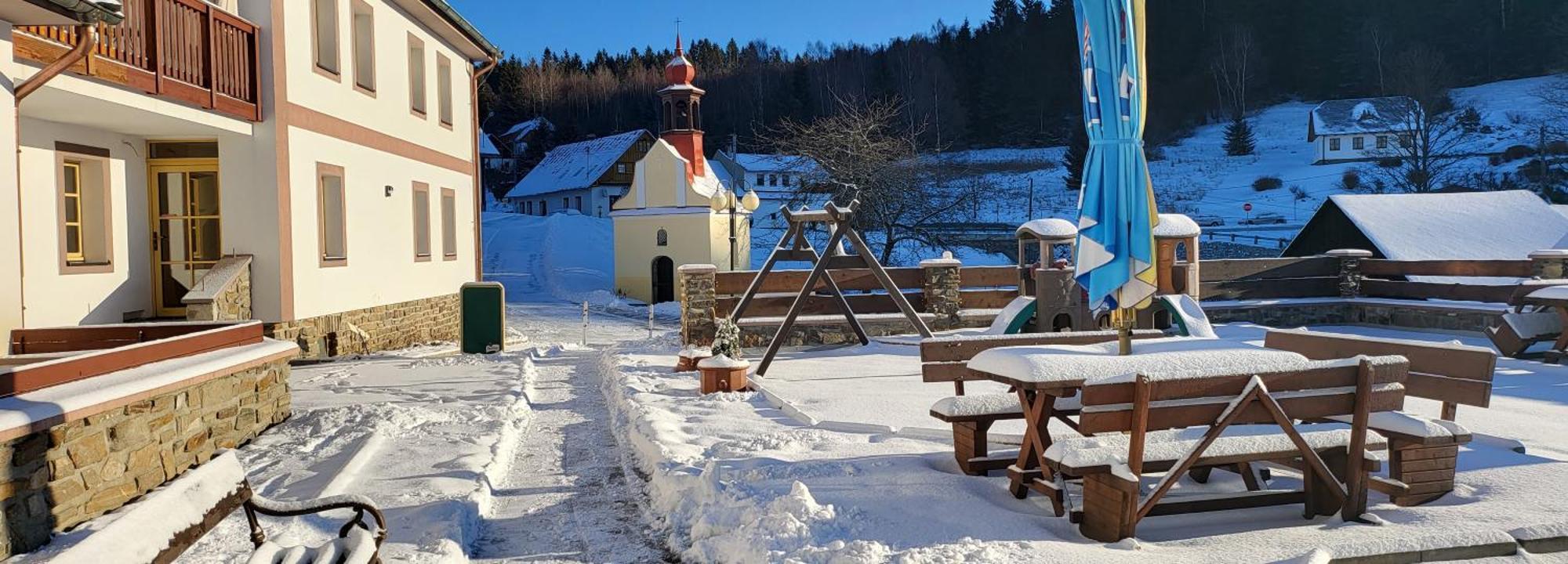 Hotel Zlaty Potok Nicov  Екстериор снимка