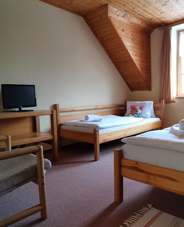 Hotel Zlaty Potok Nicov  Екстериор снимка